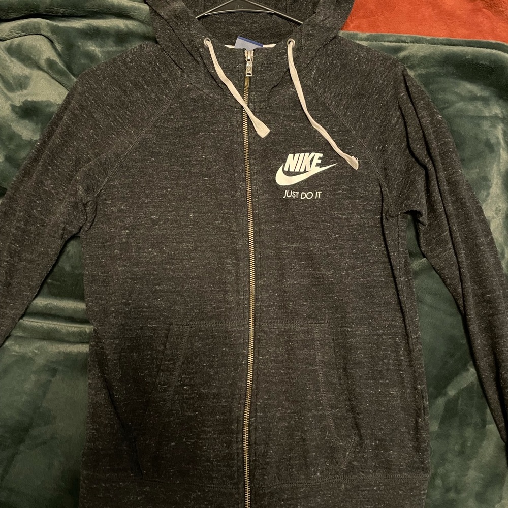nike zip up hoodie